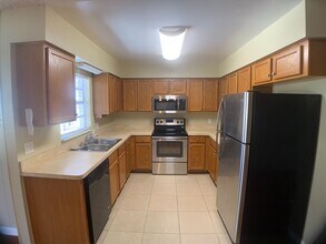 1991 E Lake Dr in Casselberry, FL - Building Photo - Building Photo