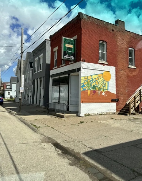 2418 Cemtral, in Dubuque, IA - Building Photo - Building Photo