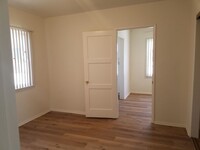 405 Avenue D in Redondo Beach, CA - Building Photo - Building Photo