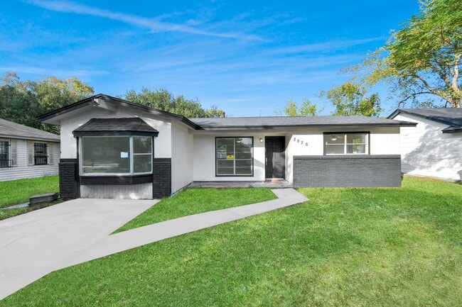 2926 Knotty Oaks Trail in Houston, TX - Building Photo - Building Photo