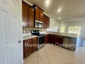 12805 Avelar Manor Pl in Riverview, FL - Building Photo - Building Photo