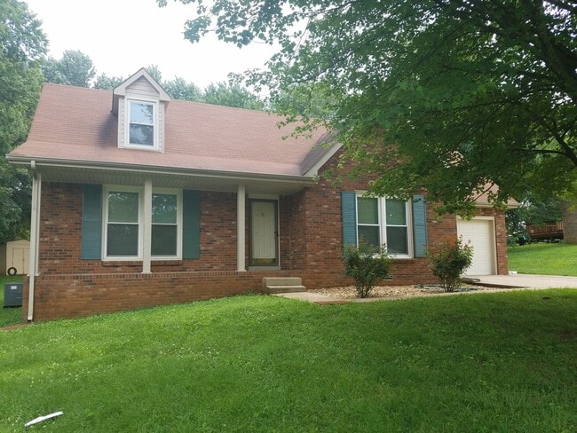 2205 Charlestown Rd in Clarksville, TN - Building Photo - Building Photo
