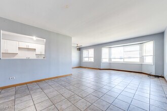 3100 Roberts Dr in Woodridge, IL - Building Photo - Building Photo