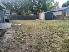 847 Locust St in Lawrence, KS - Building Photo - Building Photo