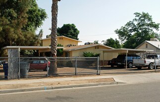 4445 E Hedges Ave in Fresno, CA - Building Photo