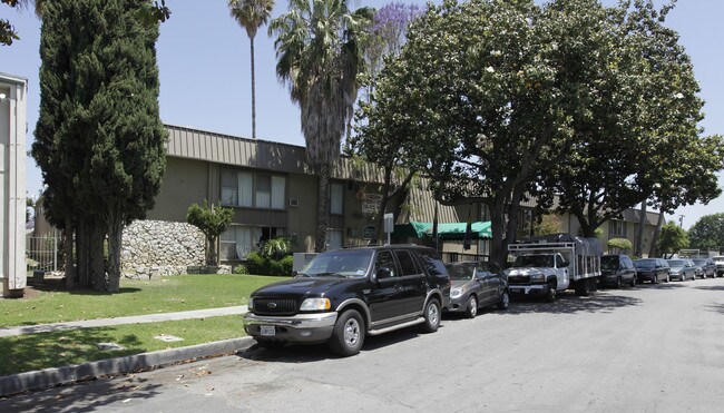 Wilshire Apartments in Fullerton, CA - Building Photo - Building Photo