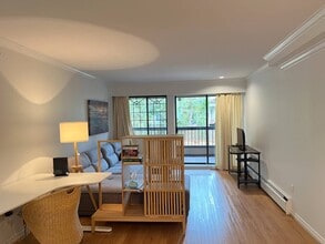 1825 W 8th Ave in Vancouver, BC - Building Photo - Building Photo