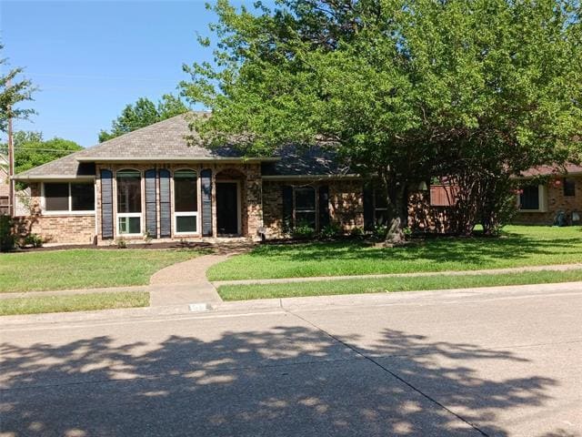 property at 124 Meadowglen Cir