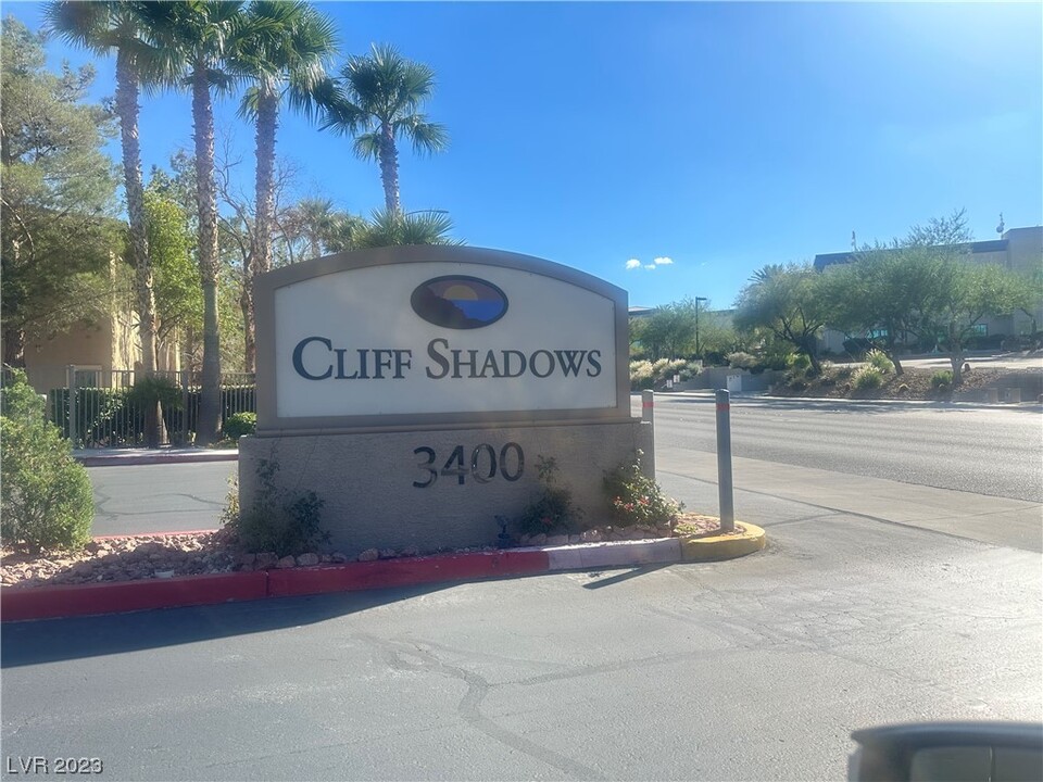 3481 Desert Cliff St-Unit -104 in Las Vegas, NV - Building Photo