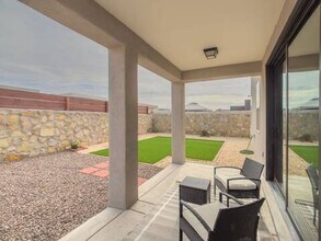 1130 Gaitan Dr in Horizon City, TX - Building Photo - Building Photo