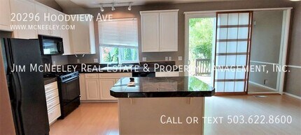 20296 Hoodview Ave in West Linn, OR - Building Photo - Building Photo