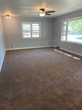 1235 13th Ave in Manson, IA - Foto de edificio - Building Photo