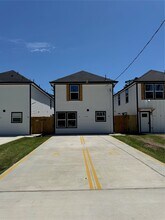 8220 Bigwood St in Houston, TX - Building Photo - Building Photo
