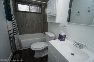 11012 Jackson St in Belleville, MI - Building Photo - Building Photo