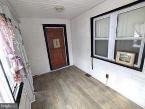 30 CRESCENT in Trenton, NJ - Building Photo - Building Photo