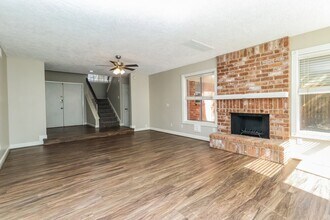 7811 Goldengrove Dr in Spring, TX - Building Photo - Building Photo