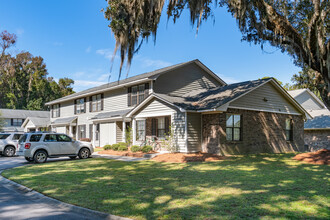 Residence At Battery Creek in Beaufort, SC - Foto de edificio - Building Photo