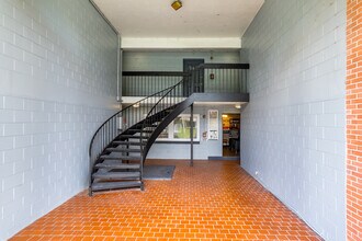 Hibiscus Place Apartments in Orlando, FL - Building Photo - Building Photo