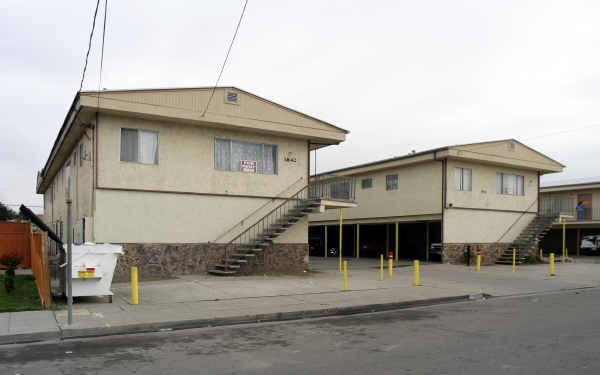 1842 Powell St in San Pablo, CA - Foto de edificio - Building Photo