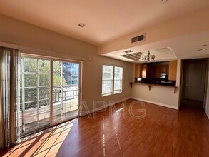 12217 Moorpark St in Los Angeles, CA - Building Photo - Building Photo