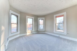 434 West Park Ave, Unit 434 in Waukesha, WI - Building Photo - Building Photo