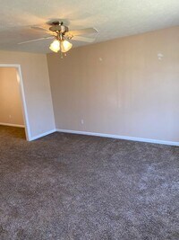 1917 S Woodland Dr photo'