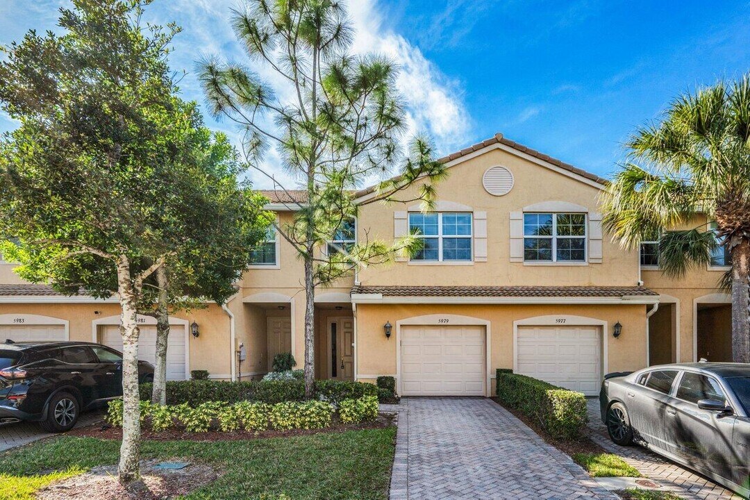5979 Monterra Club Dr in Greenacres, FL - Building Photo