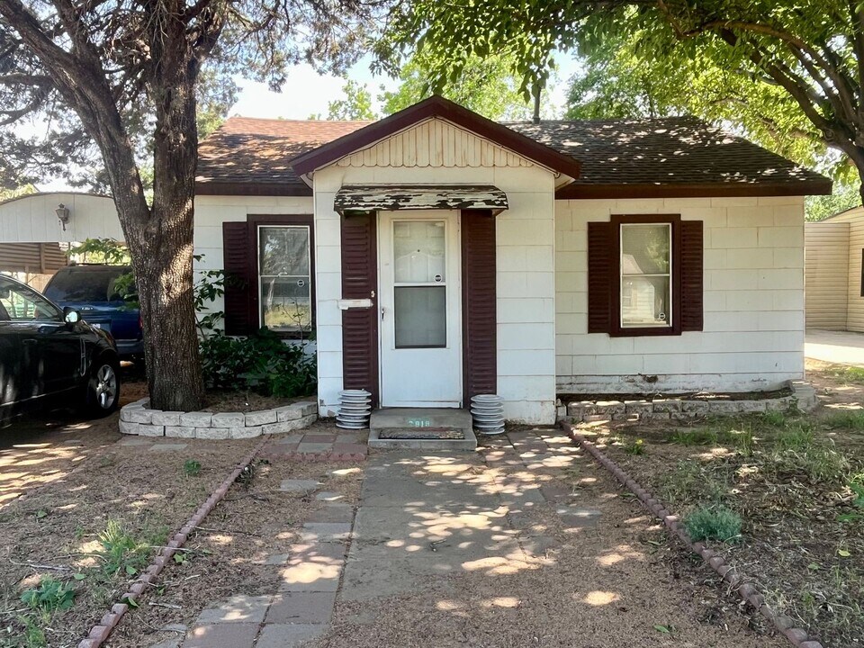 2819 35th St in Lubbock, TX - Building Photo