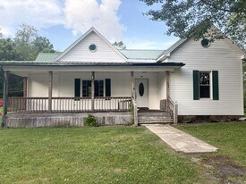 208 Prospect Ave NW in Coeburn, VA - Building Photo