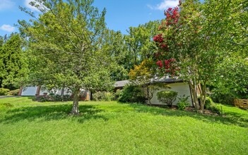 225 Penny Ln in Sterling, VA - Building Photo - Building Photo
