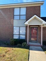 2701 Thackery Rd in Greenville, NC - Building Photo