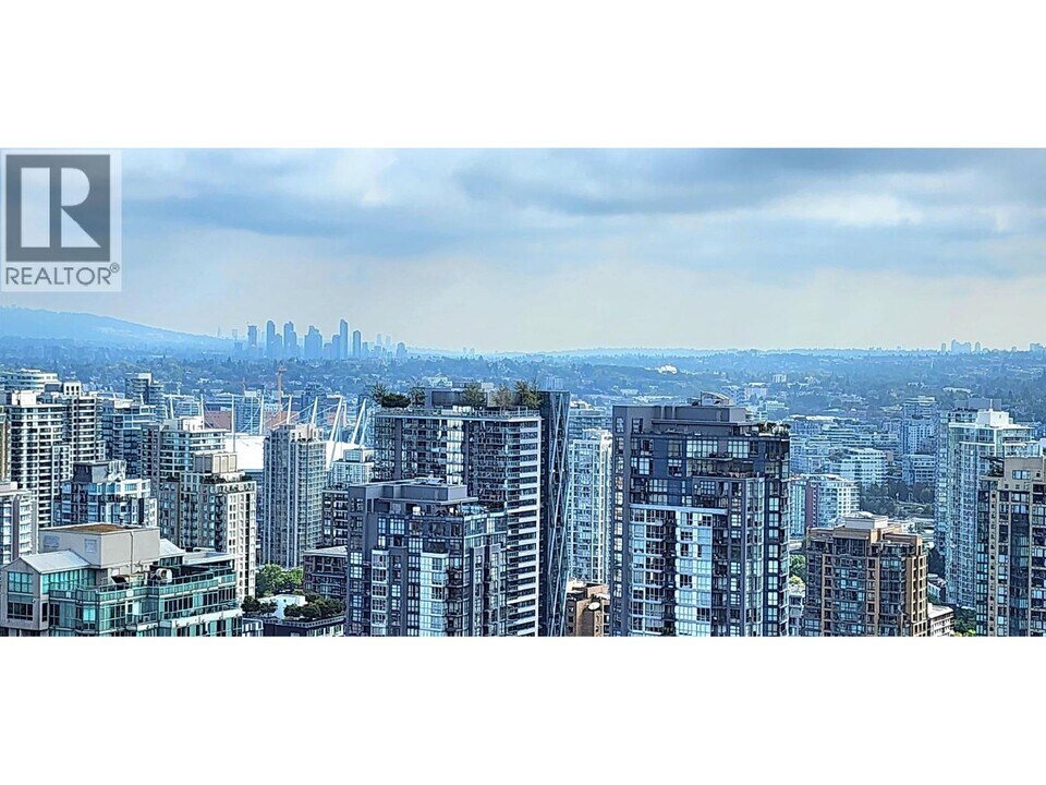 1068 Hornby St in Vancouver, BC - Building Photo