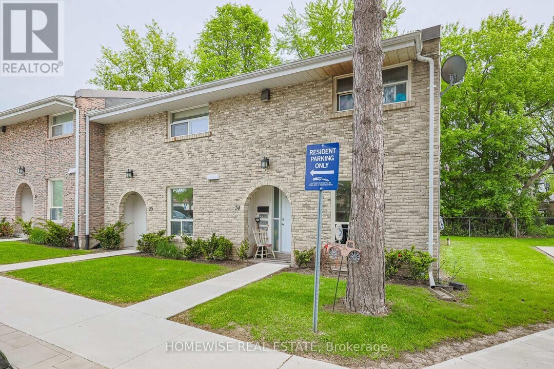 560-560 Waverly St N in Oshawa, ON - Building Photo