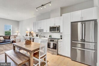 6803 Cameron Dr NW in Washington, DC - Building Photo - Building Photo