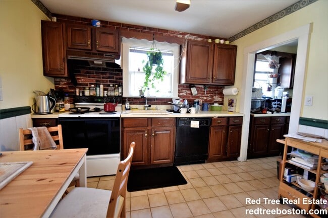 98 Beechcroft St, Unit 1