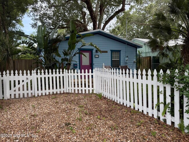17 Lovett St in St. Augustine, FL - Building Photo - Building Photo