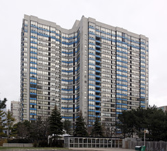 Vogue Condominiums in Toronto, ON - Building Photo - Building Photo