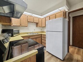 14327-14123 123rd Ave NE in Kirkland, WA - Building Photo - Building Photo