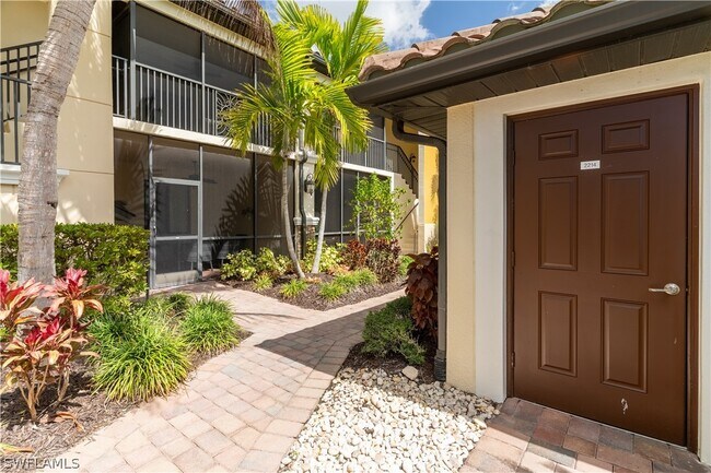 9517 Avellino Wy in Naples, FL - Foto de edificio - Building Photo