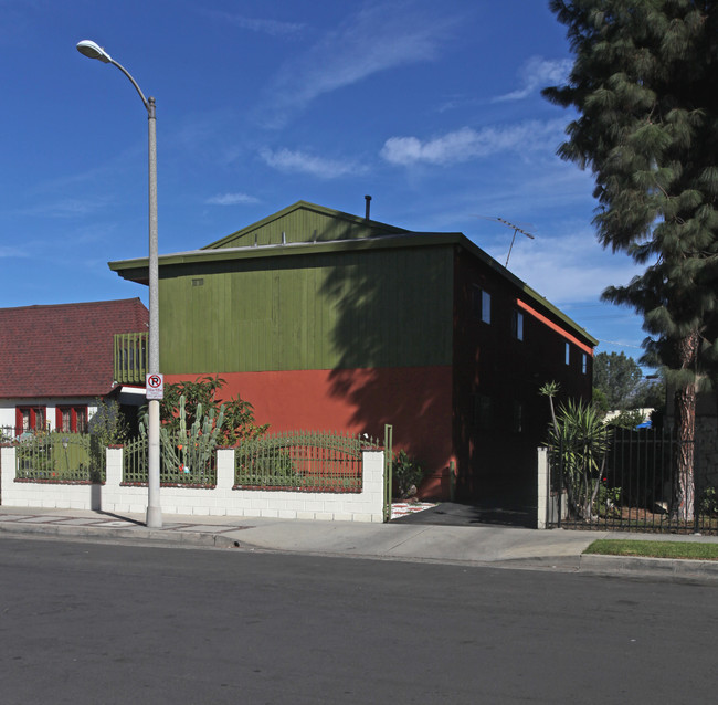 221 E Avenue 41 in Los Angeles, CA - Foto de edificio - Building Photo