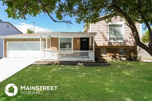 1731 S Sedalia Cir in Aurora, CO - Building Photo