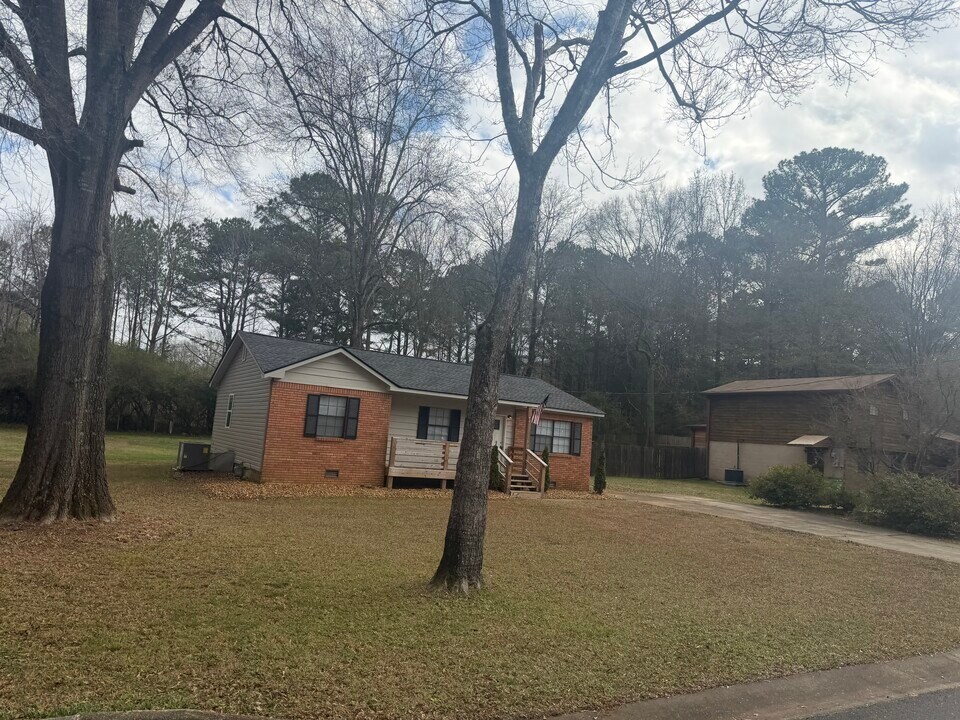 433 Bridle Trace Dr in Leeds, AL - Building Photo