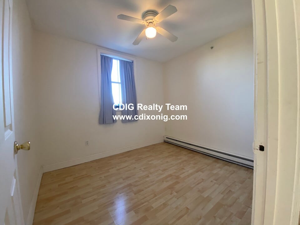 433 Massachusetts Ave in Boston, MA - Building Photo