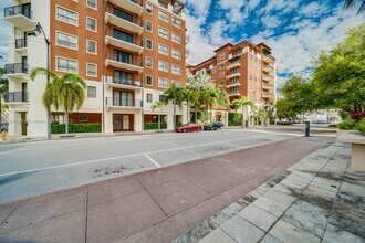 100 Andalusia Ave in Coral Gables, FL - Building Photo - Building Photo