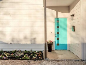 5600 William Holland Ave in Austin, TX - Building Photo - Building Photo