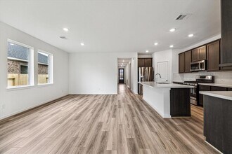9614 Angelina Water Dr in Cypress, TX - Building Photo - Building Photo