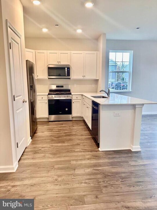 98 Arlotta St in Glassboro, NJ - Building Photo