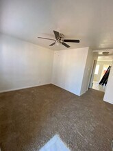 2538 Valley St in Las Vegas, NV - Building Photo - Building Photo