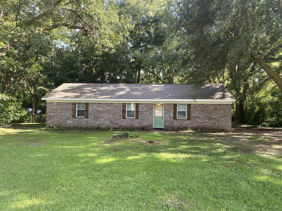 6681 Apache Run in Theodore, AL - Building Photo