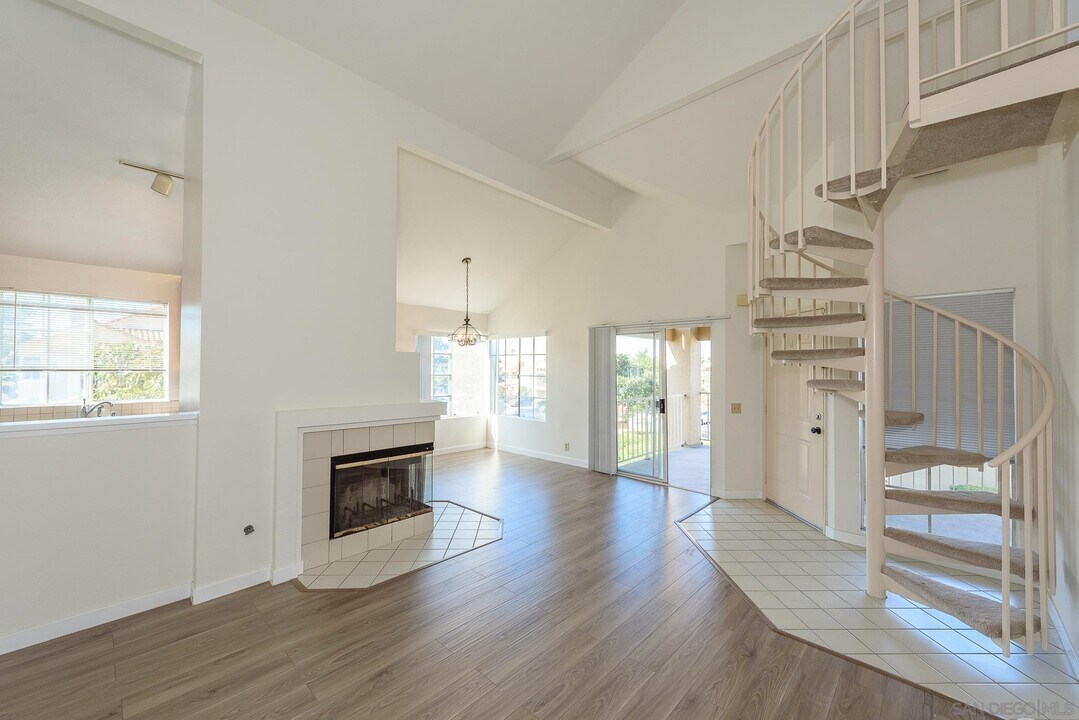 7260 Calle Cristobal in San Diego, CA - Building Photo